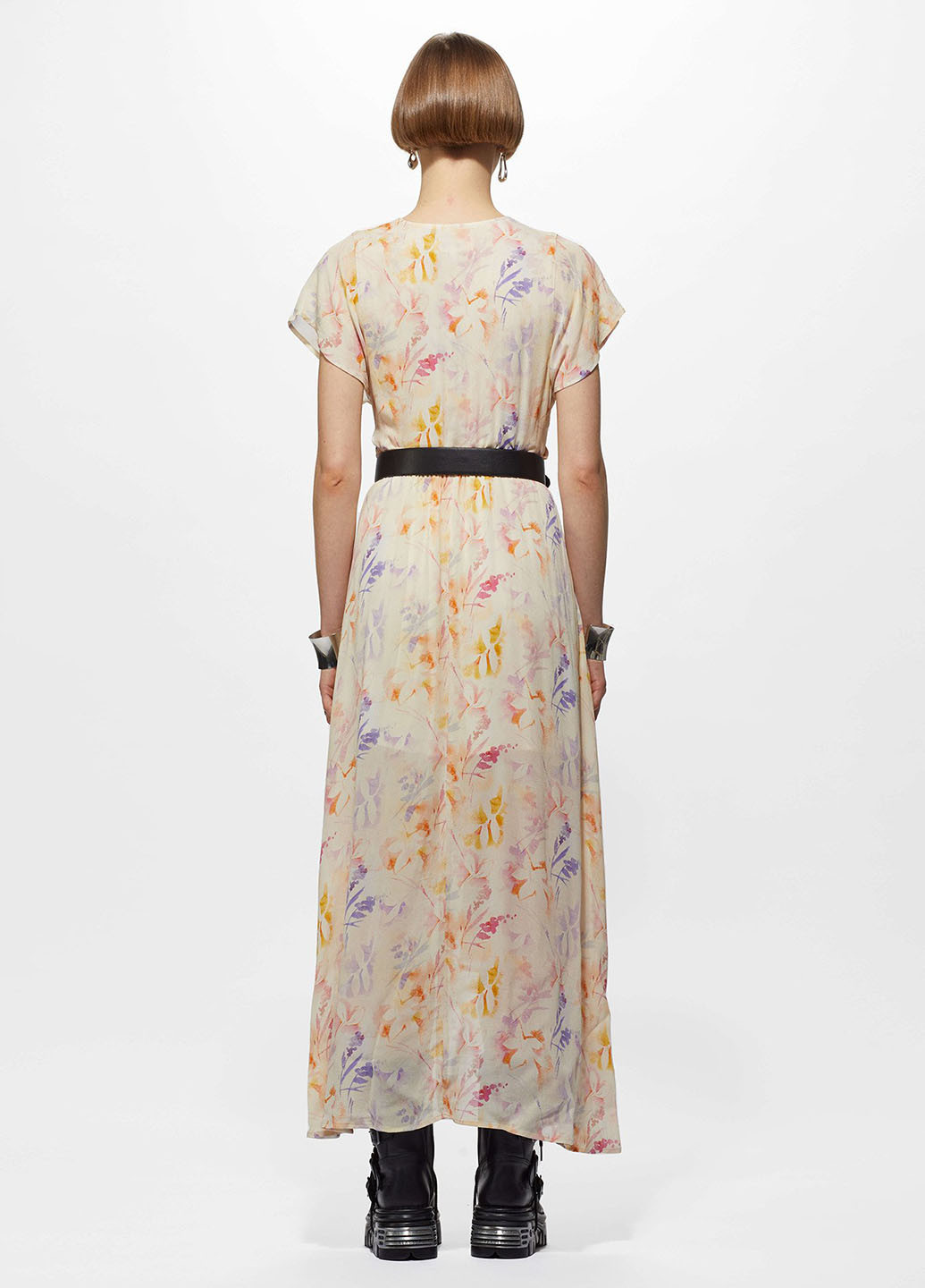 Желтое кэжуал платье на запах YPS с цветочным принтом