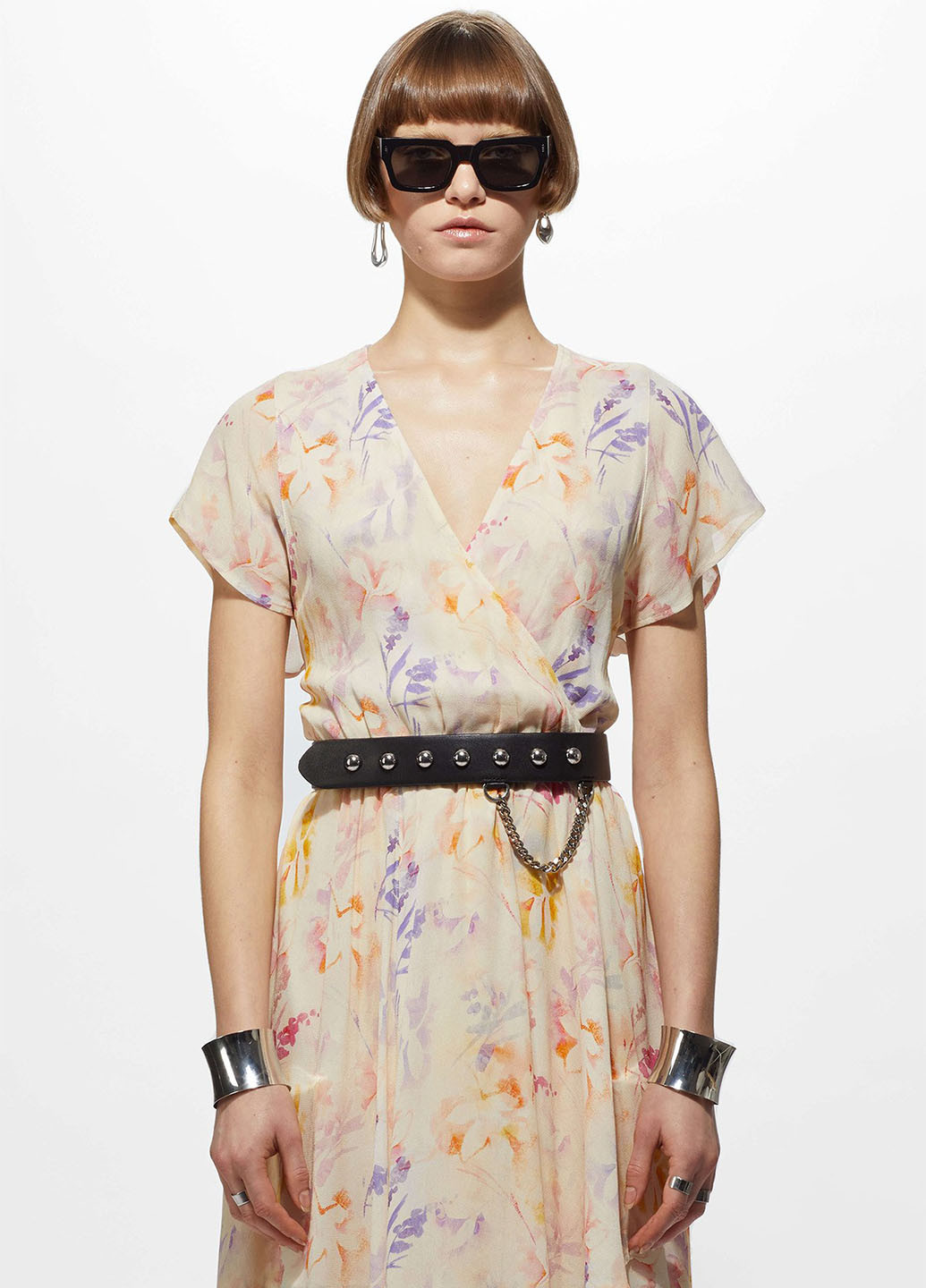 Желтое кэжуал платье на запах YPS с цветочным принтом