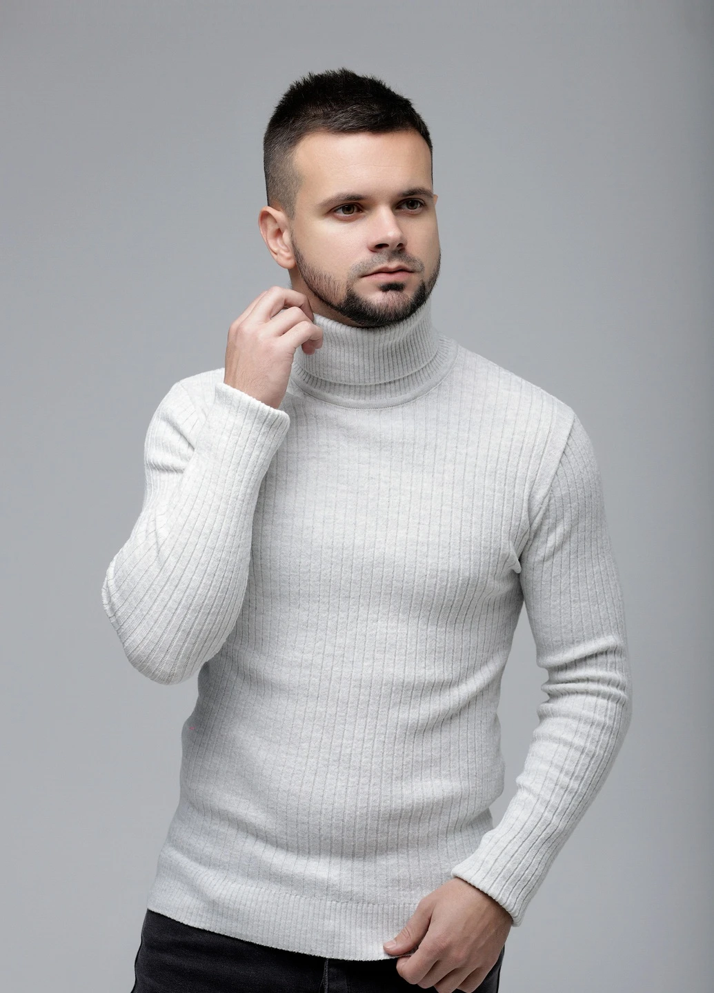 Світло-сірий демісезонний светр Figo