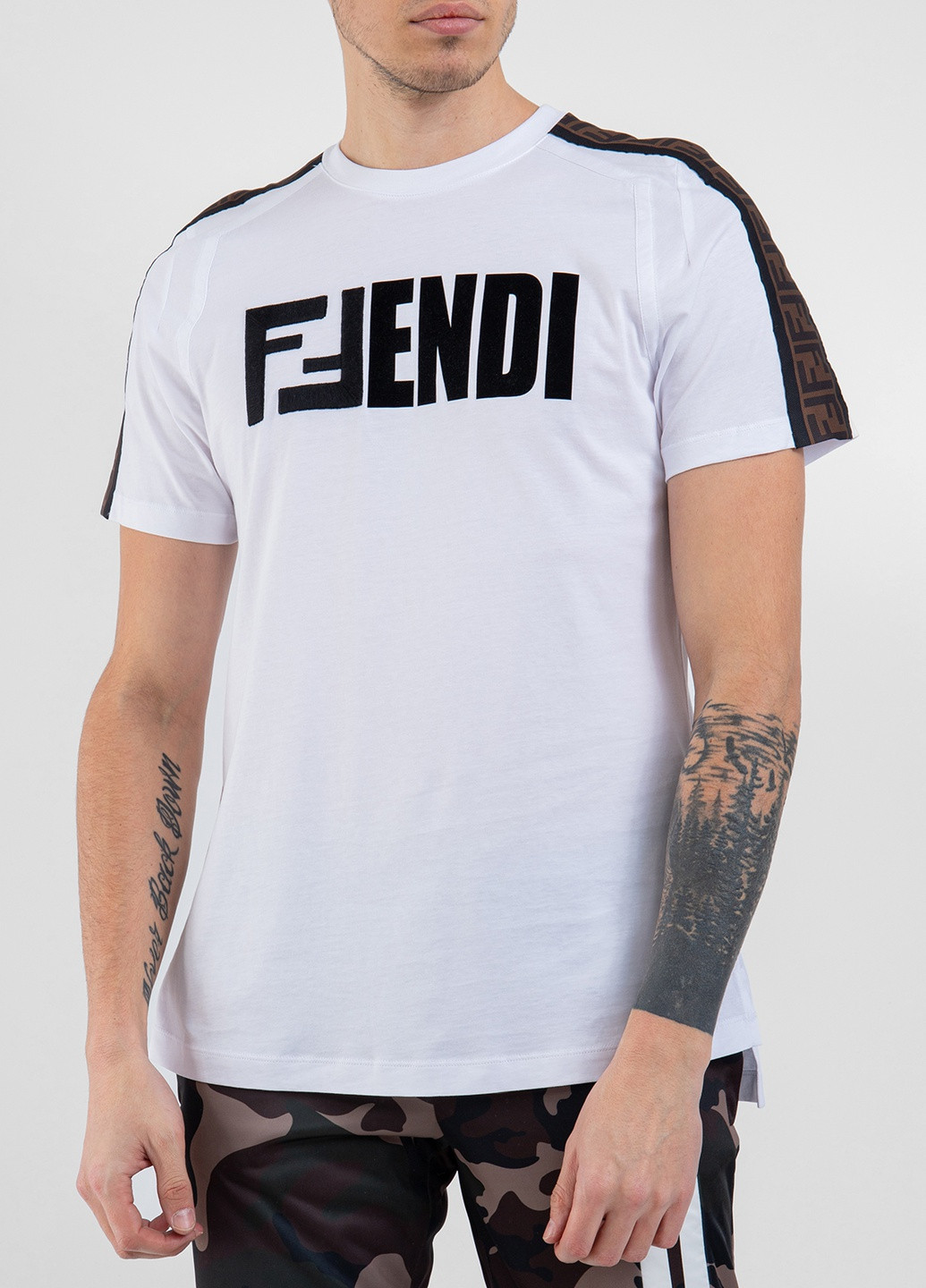 Белая футболка Fendi