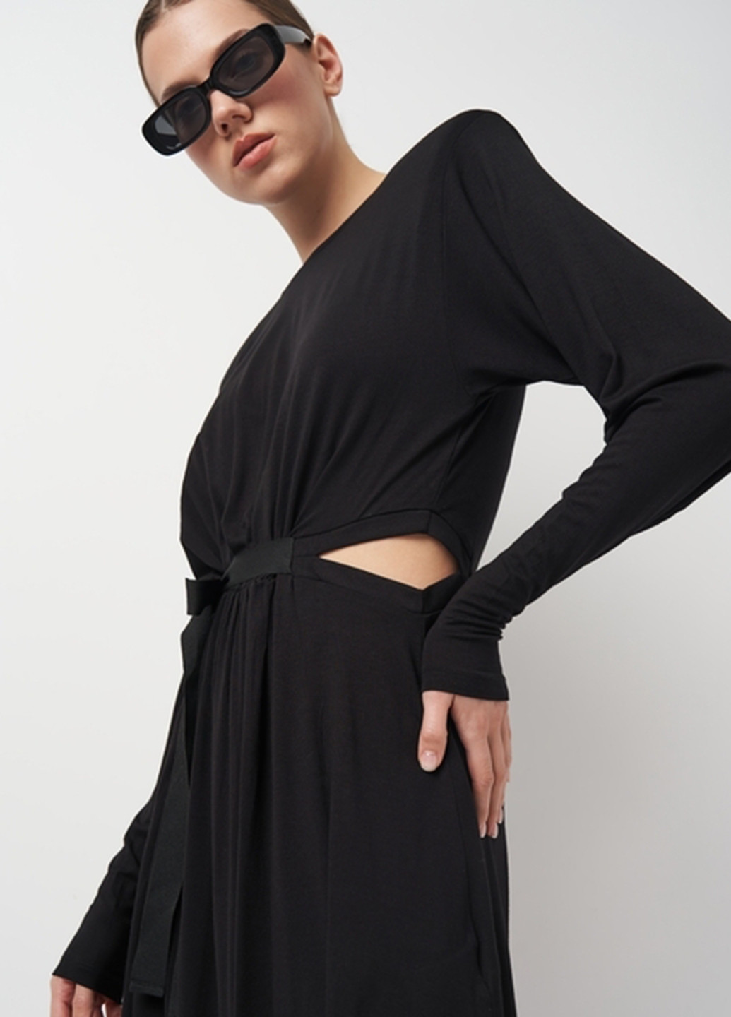 Черное кэжуал платье клеш H&M однотонное