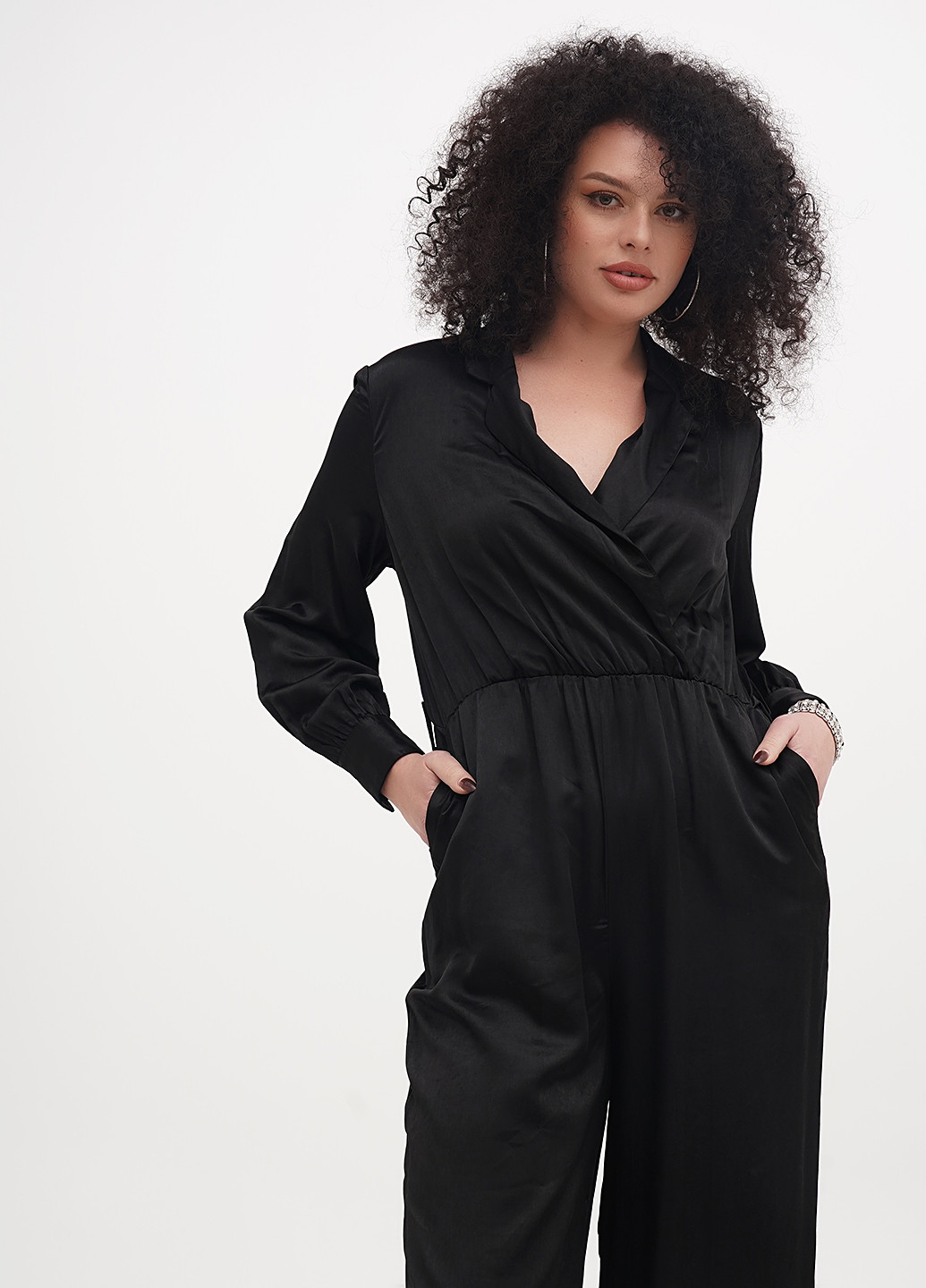 Комбинезон C&A комбинезон-брюки однотонный чёрный кэжуал вискоза