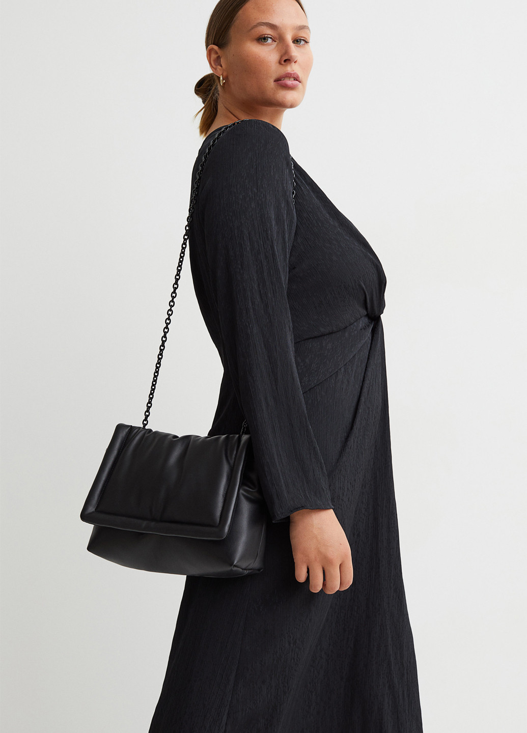 Черное кэжуал платье H&M однотонное