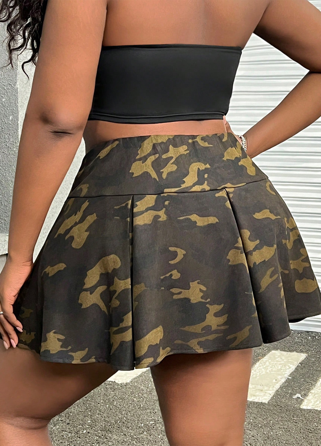 Оливковая (хаки) кэжуал камуфляжная юбка SHEIN плиссе