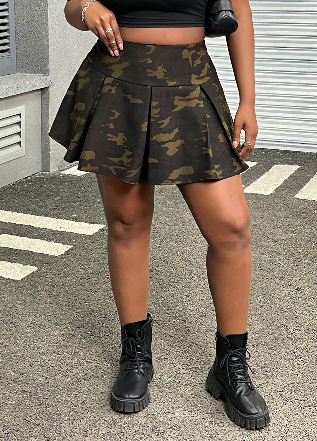 Оливковая (хаки) кэжуал камуфляжная юбка SHEIN плиссе