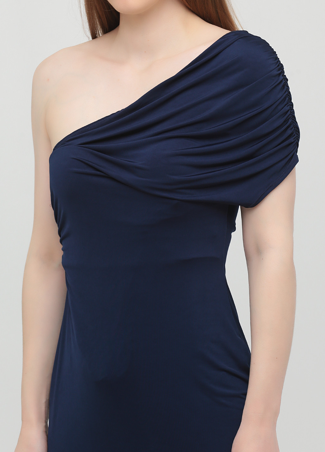 Темно-синее коктейльное платье на одно плечо NLY однотонное