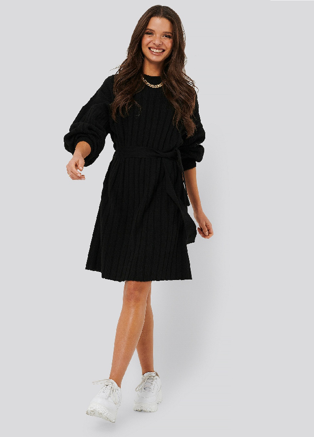 Черное платье NA-KD