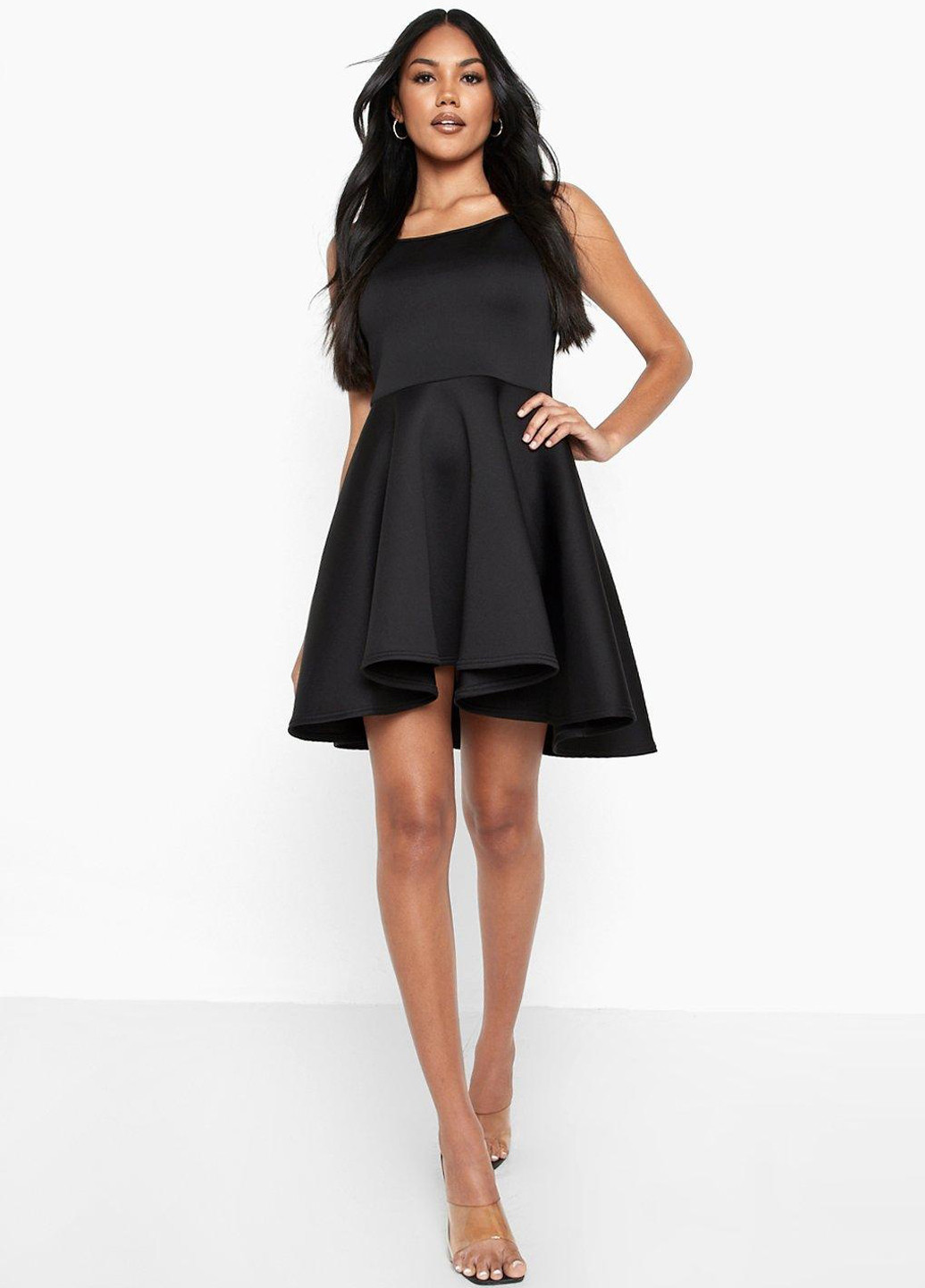 Чорна коктейльна плаття, сукня кльош Boohoo однотонна