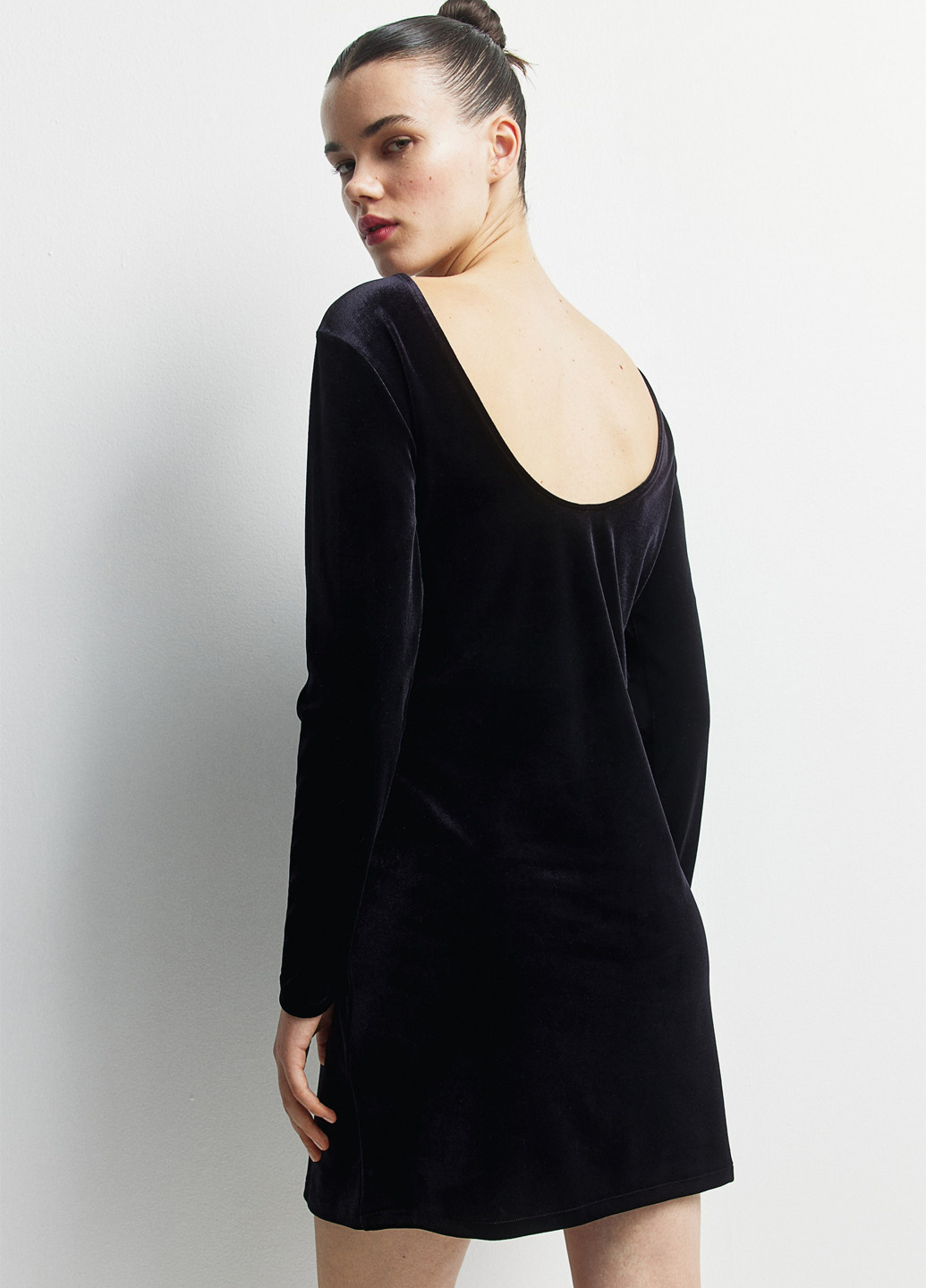 Чорна кежуал сукня для вагітних з відкритою спиною H&M однотонна