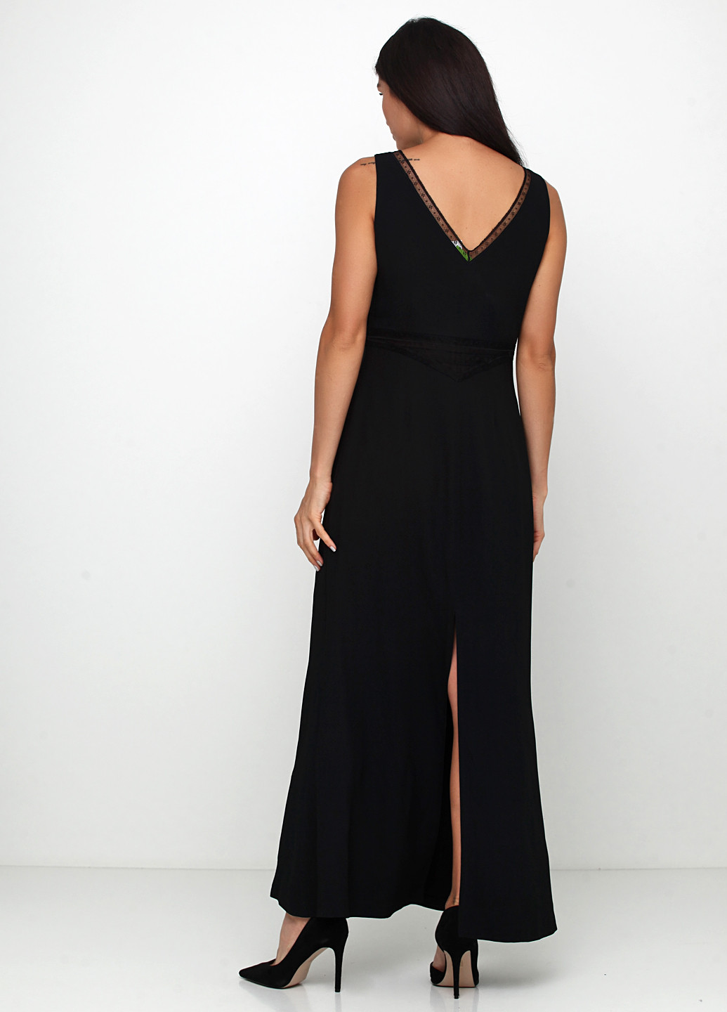 Черное вечернее платье с открытыми плечами Arabella Ramsay фактурное