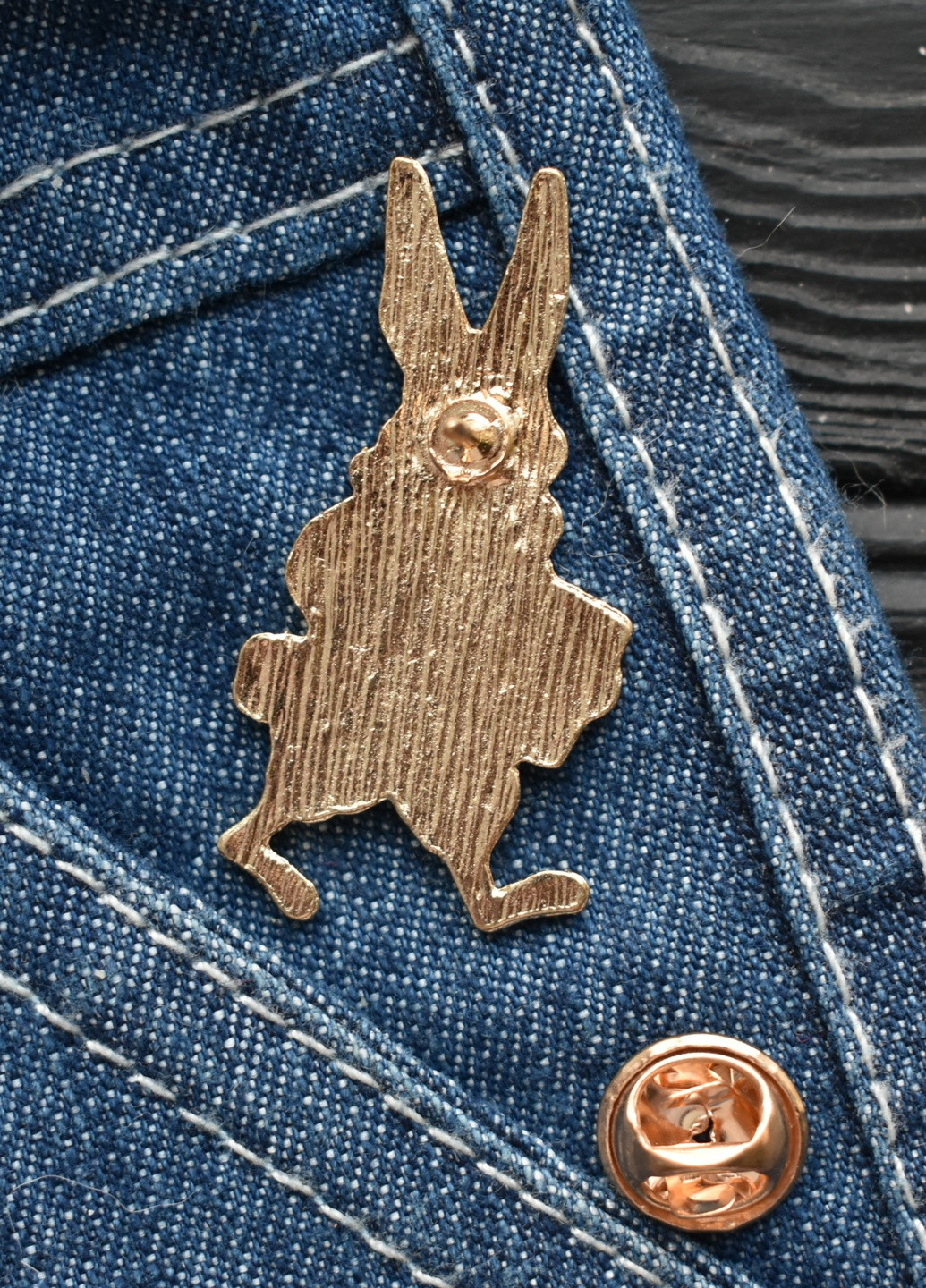 Металевий значок, пін, брошка "Заєць з баяном. Музикант" Westwood Decor (252718870)