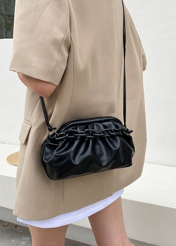 Жіноча сумка клатч через плече DobraMAMA однотонна чорна кежуал