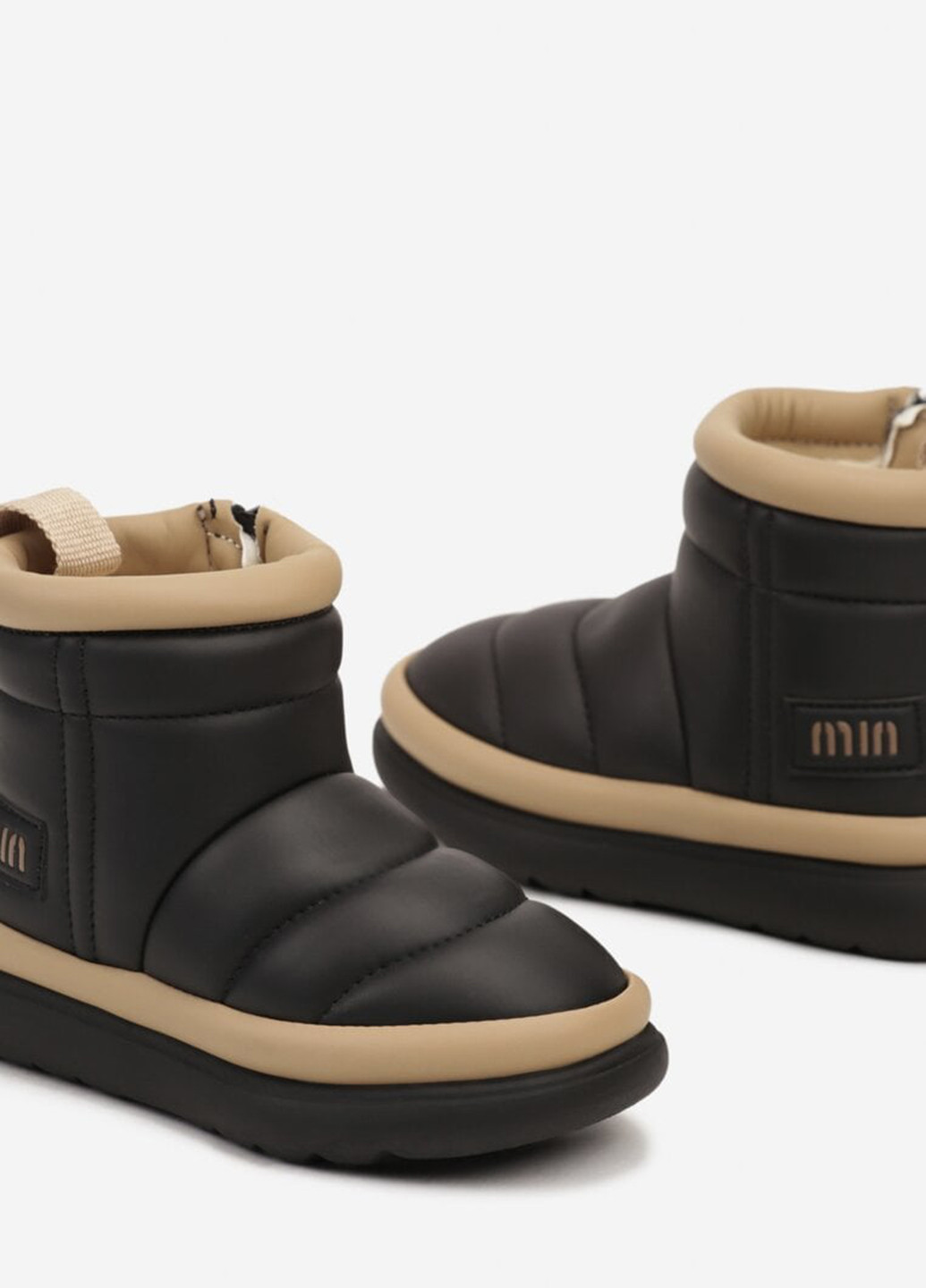 Черные полусапоги Bessky