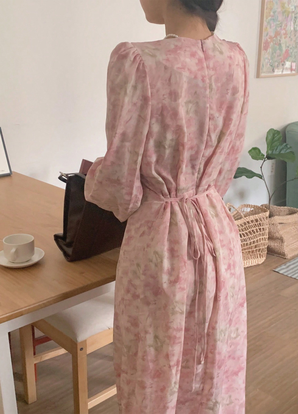 Светло-розовое вечернее платье SHEIN с цветочным принтом