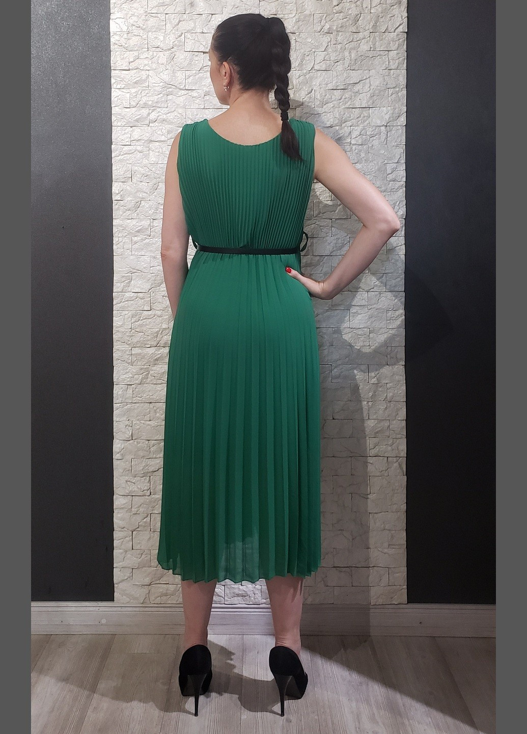 Зеленое кэжуал платье плиссированное Made in Italy однотонное