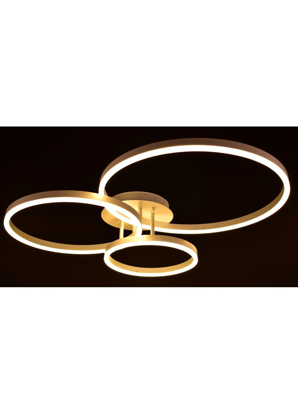 Люстра потолочная LED с пультом A8008/3-wh Белый 14х70х80 см. Sunnysky (253627085)