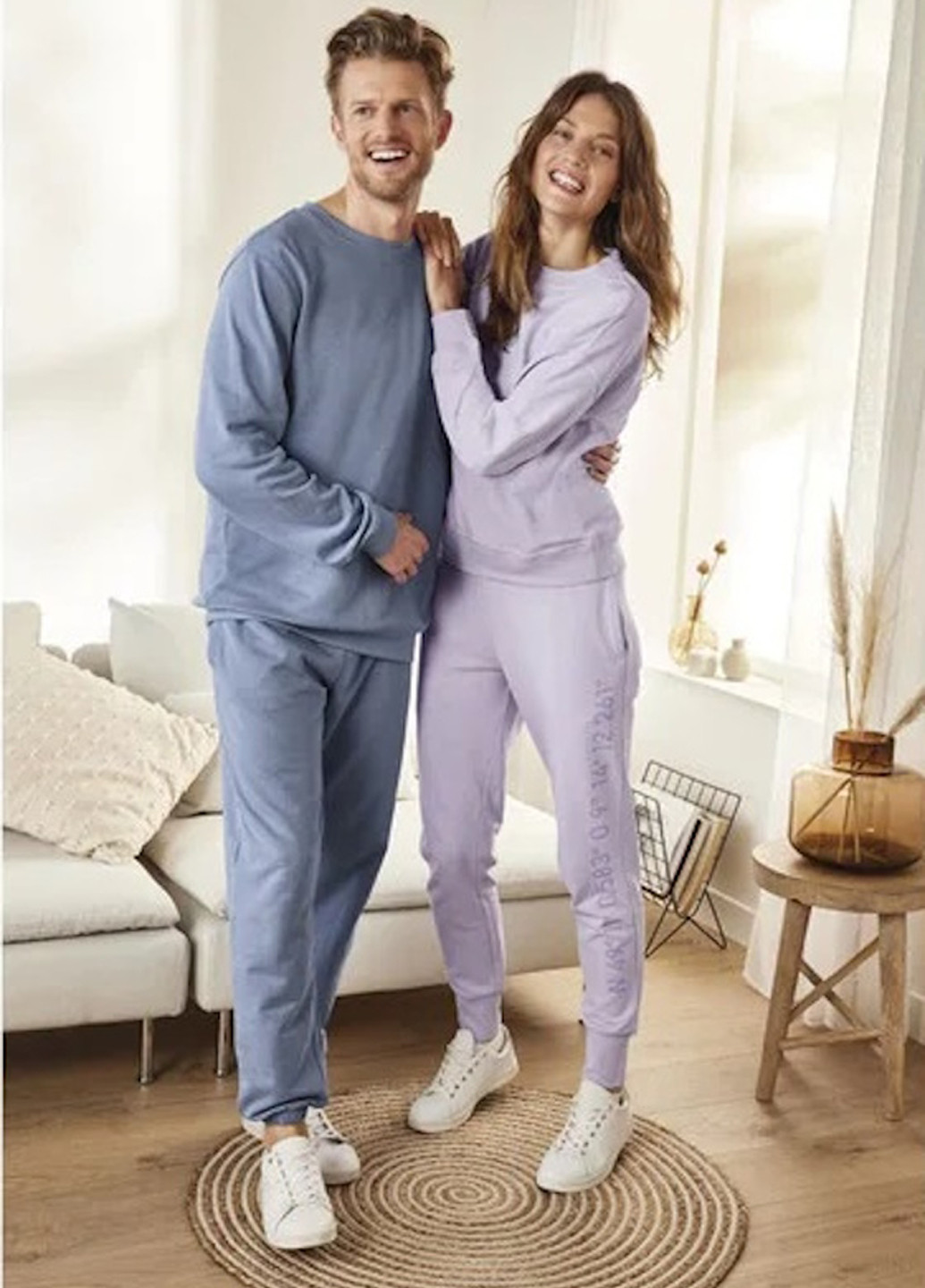 Бузковий світшот Esmara напис без декору (302886292)