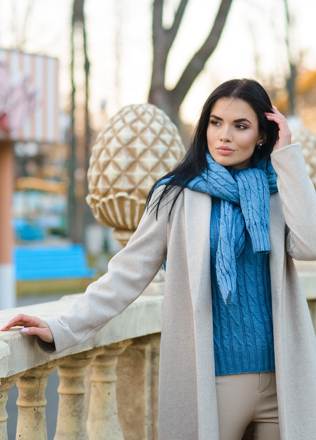Сіро-голубий зимовий жіночий м'який светр з коміром стійка SVTR