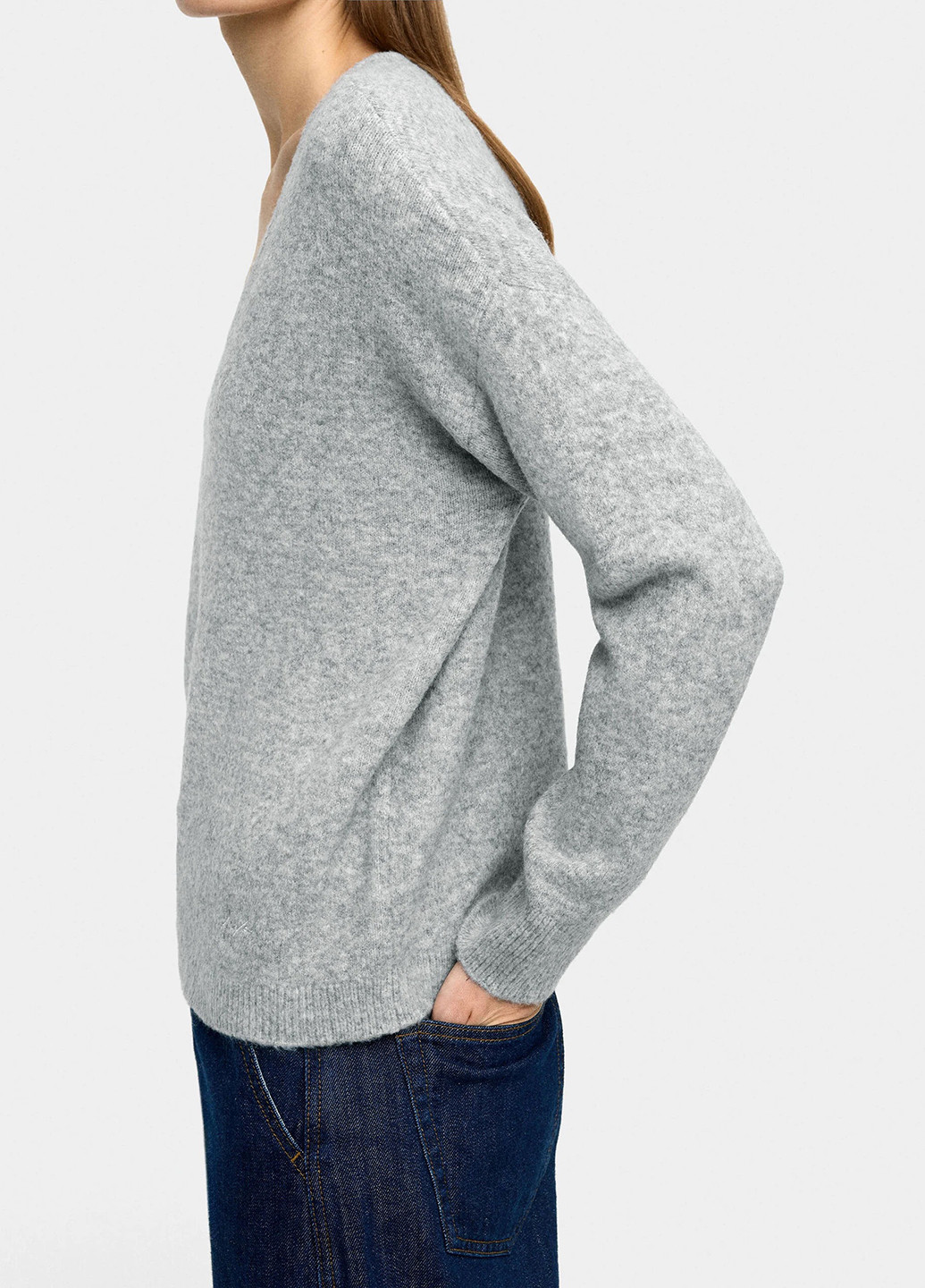 Светло-серый демисезонный свитер пуловер Parfois