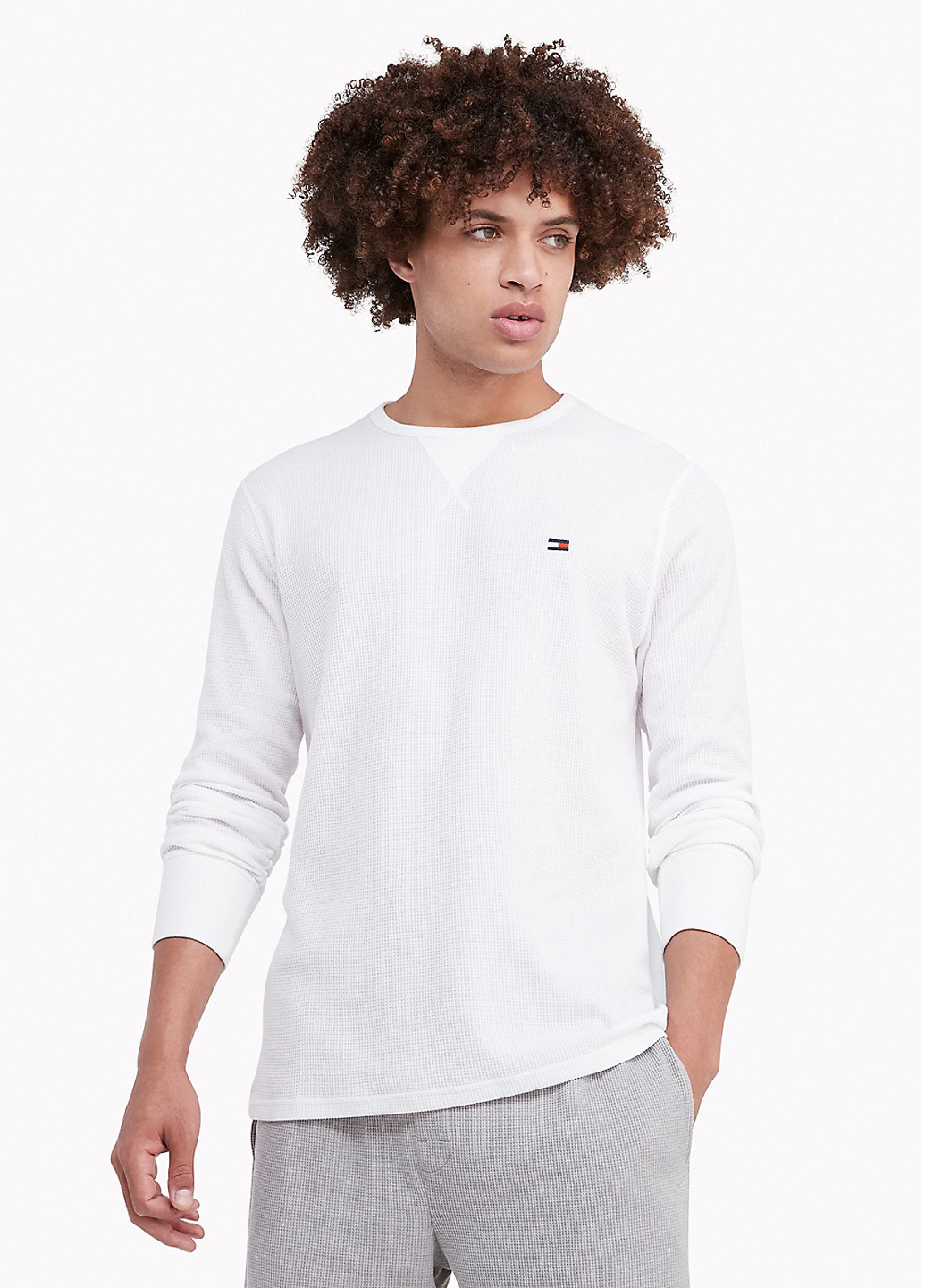Белый демисезонный кэжуал лонгслив Tommy Hilfiger однотонный