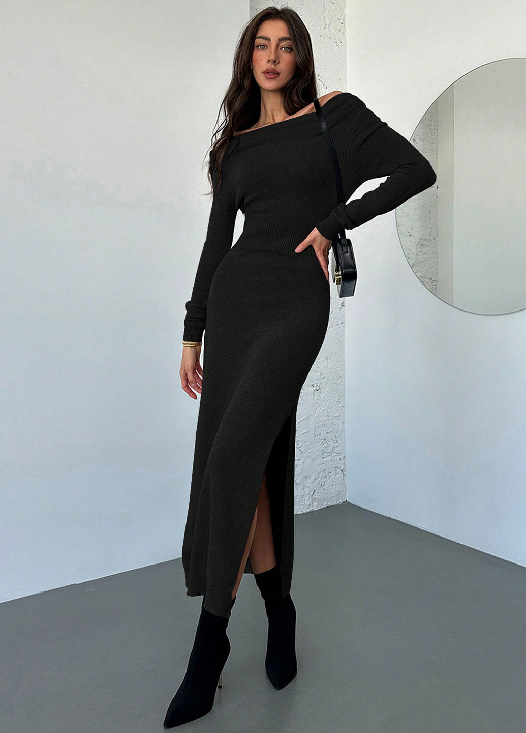 Черное кэжуал платье платье-свитер, с открытыми плечами SHEIN однотонное
