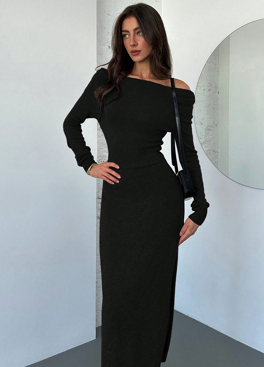 Черное кэжуал платье платье-свитер, с открытыми плечами SHEIN однотонное