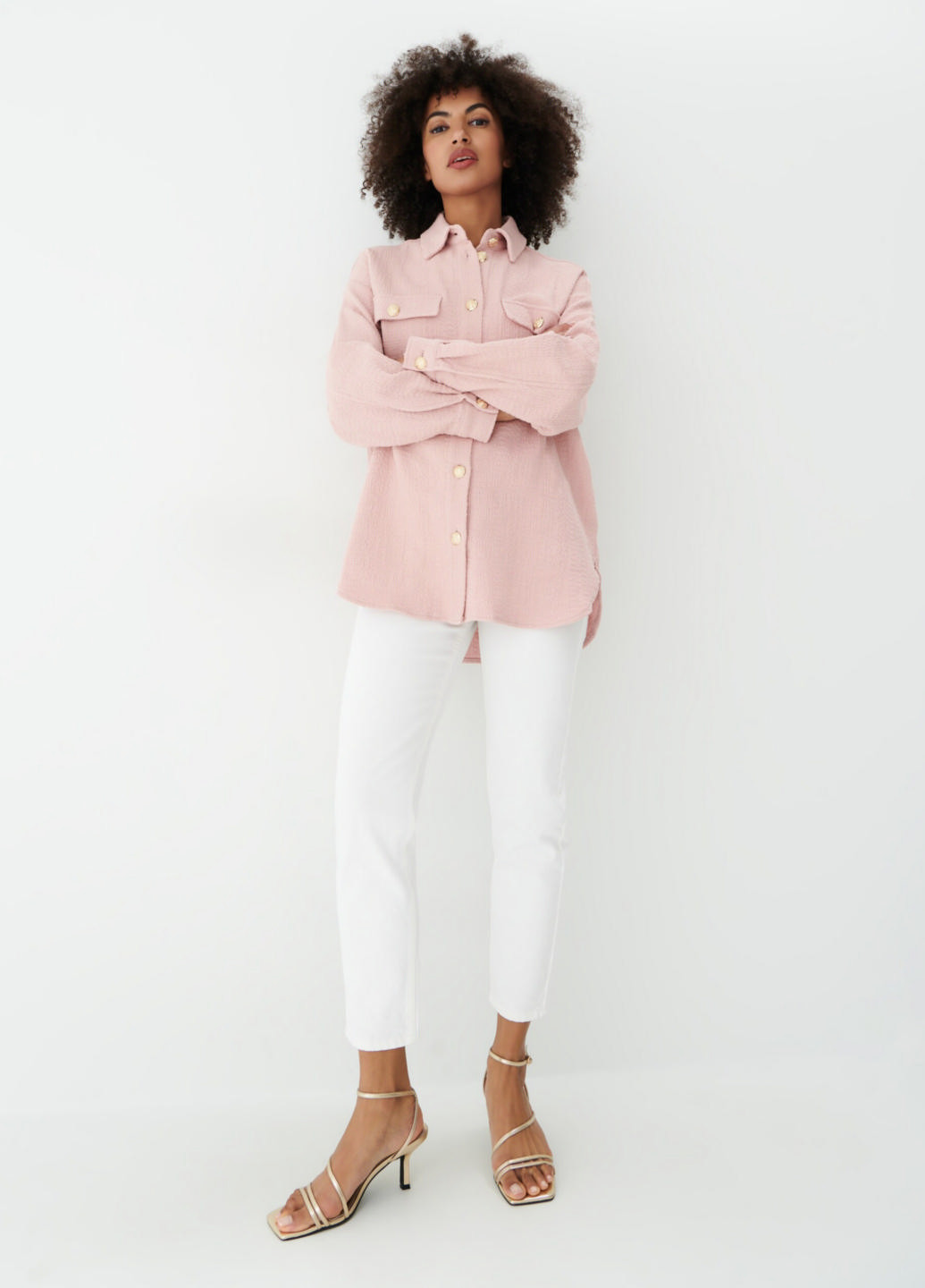 Куртка-рубашка Mohito однотонная розовая кэжуал
