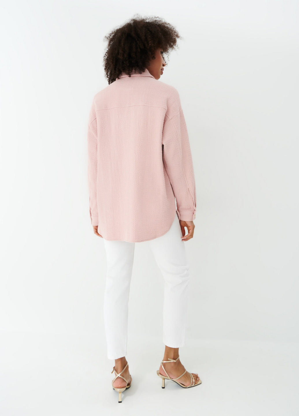 Куртка-рубашка Mohito однотонная розовая кэжуал