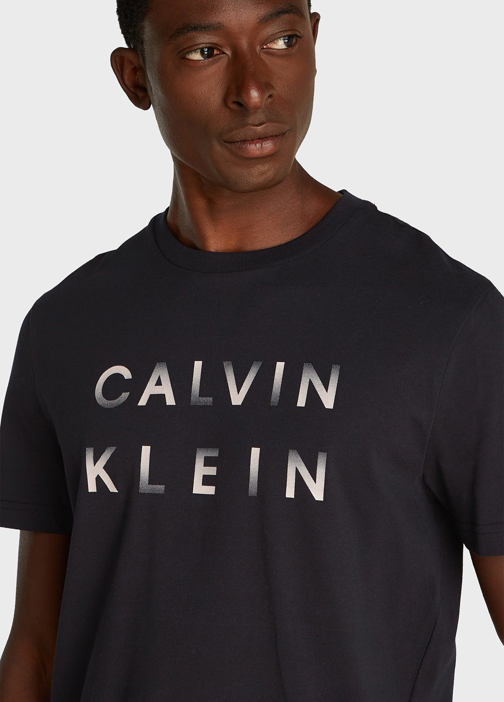 Черная футболка Calvin Klein