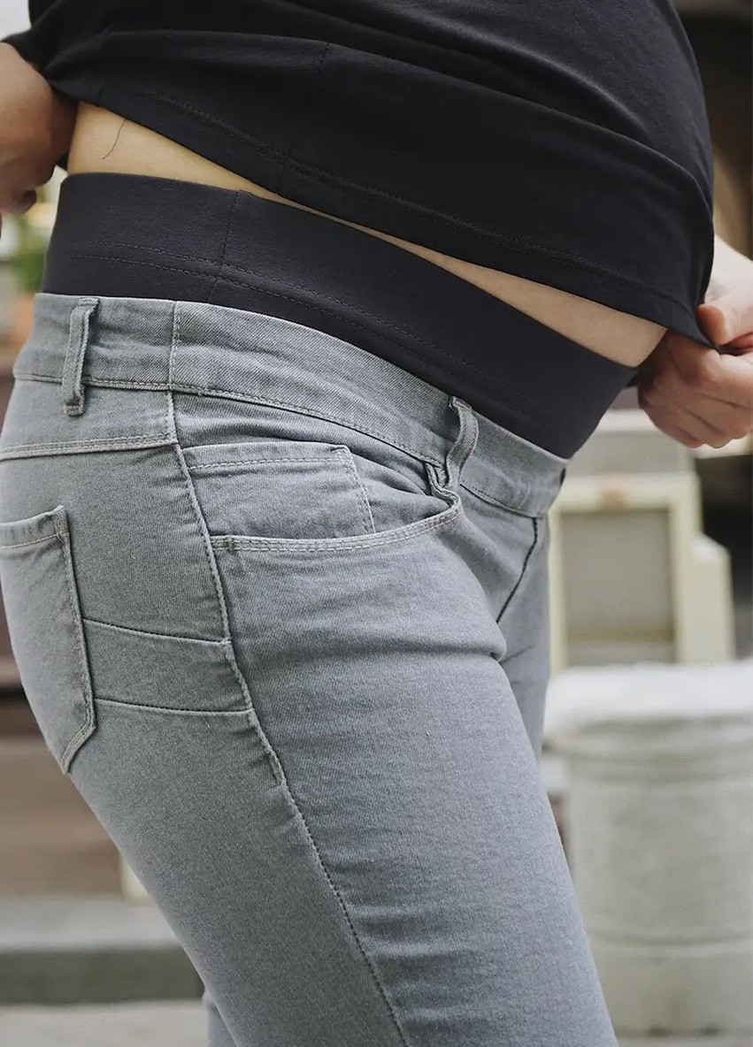 Стильні джинси прямого силуету для вагітних сірі завужені до низу To Be - (240628509)