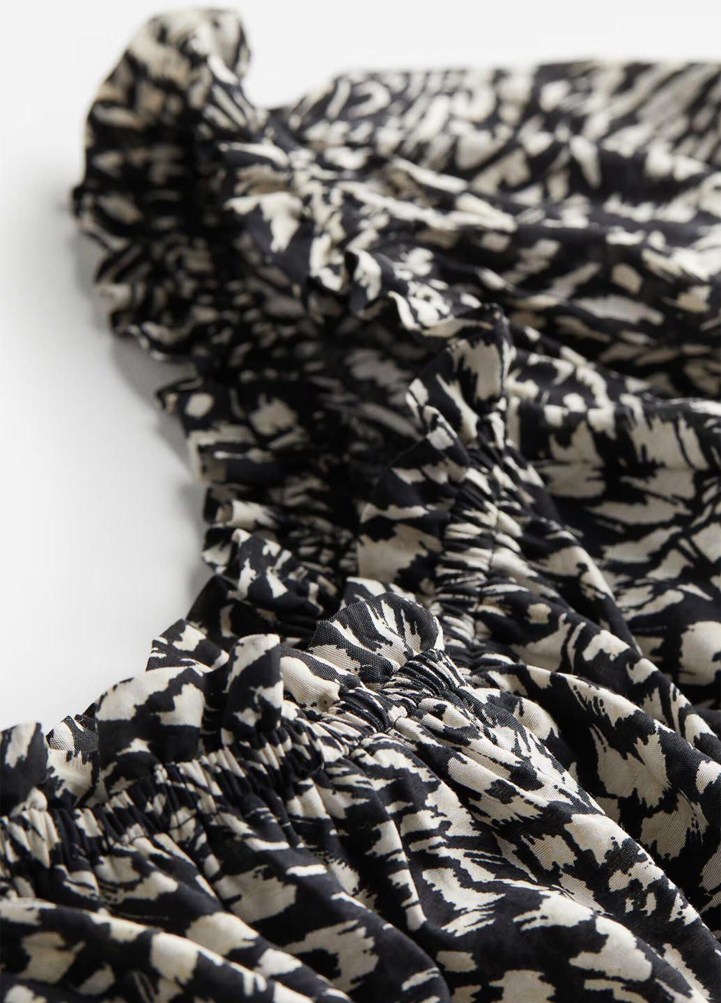 Черно-белое кэжуал платье H&M с животным (анималистичным) принтом