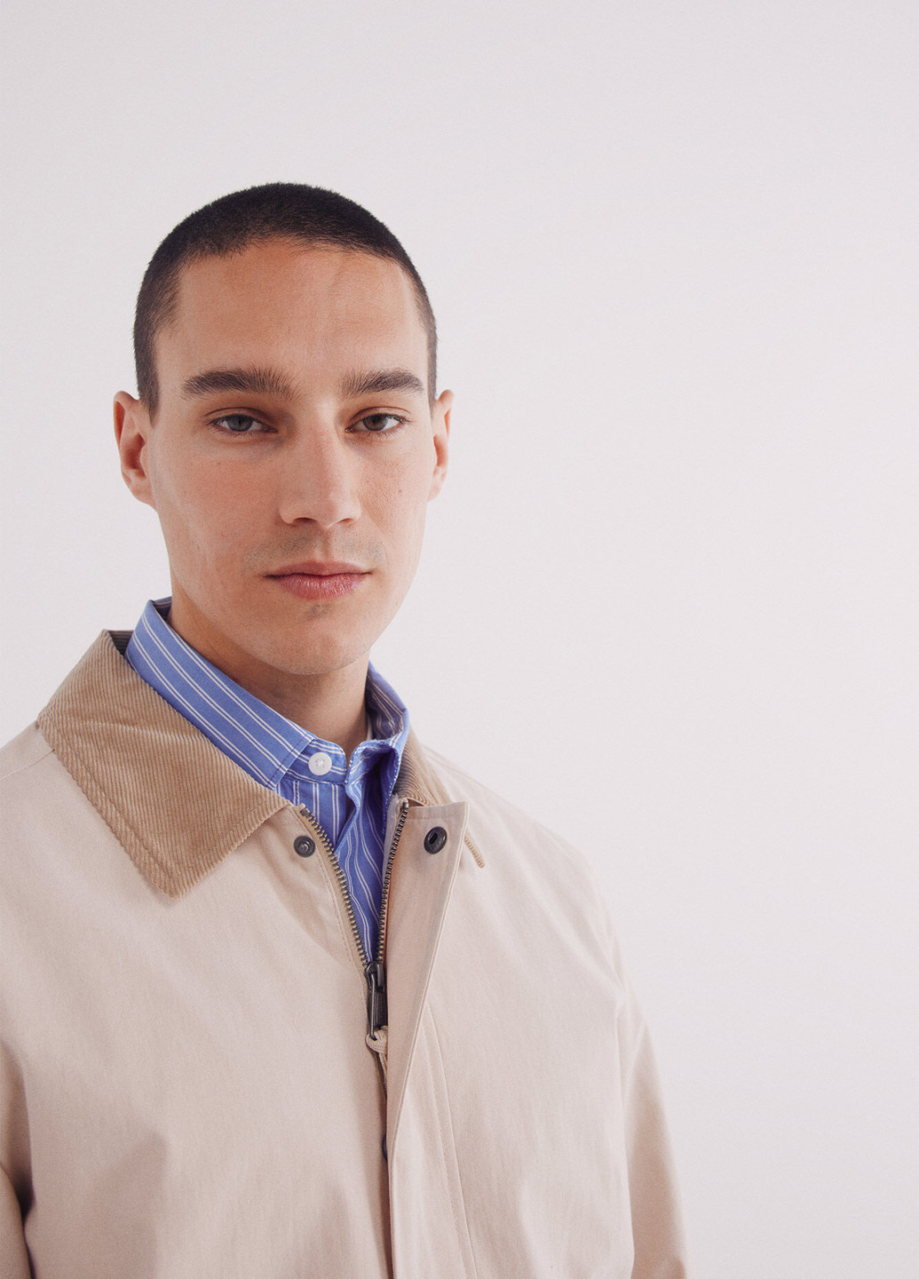 Бежева демісезонна куртка Springfield