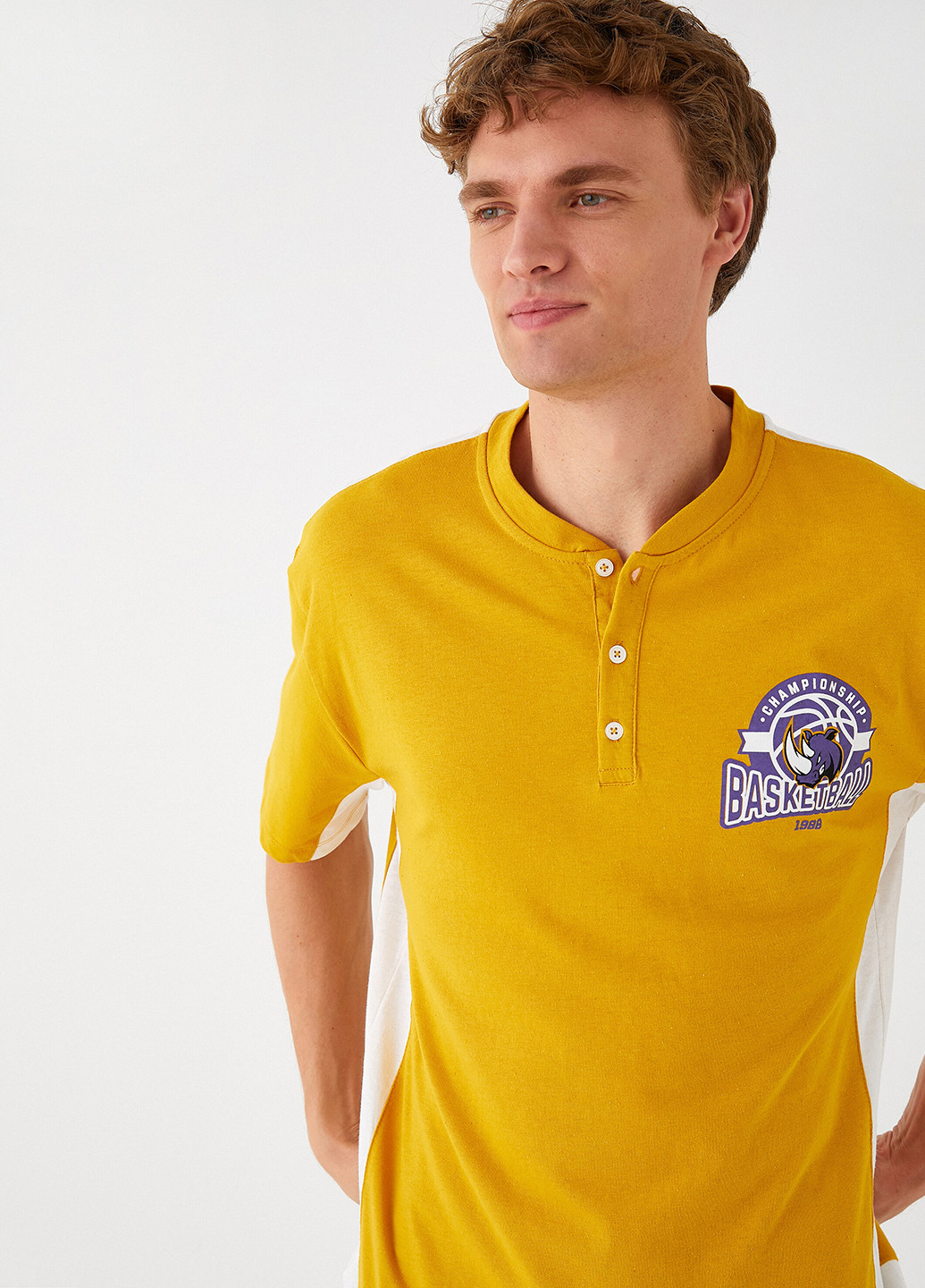 Желтая футболка-поло для мужчин KOTON с рисунком