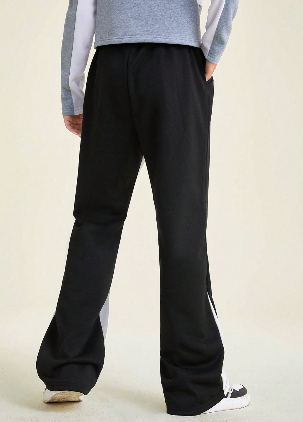 Черные спортивные, кэжуал демисезонные брюки прямые SHEIN