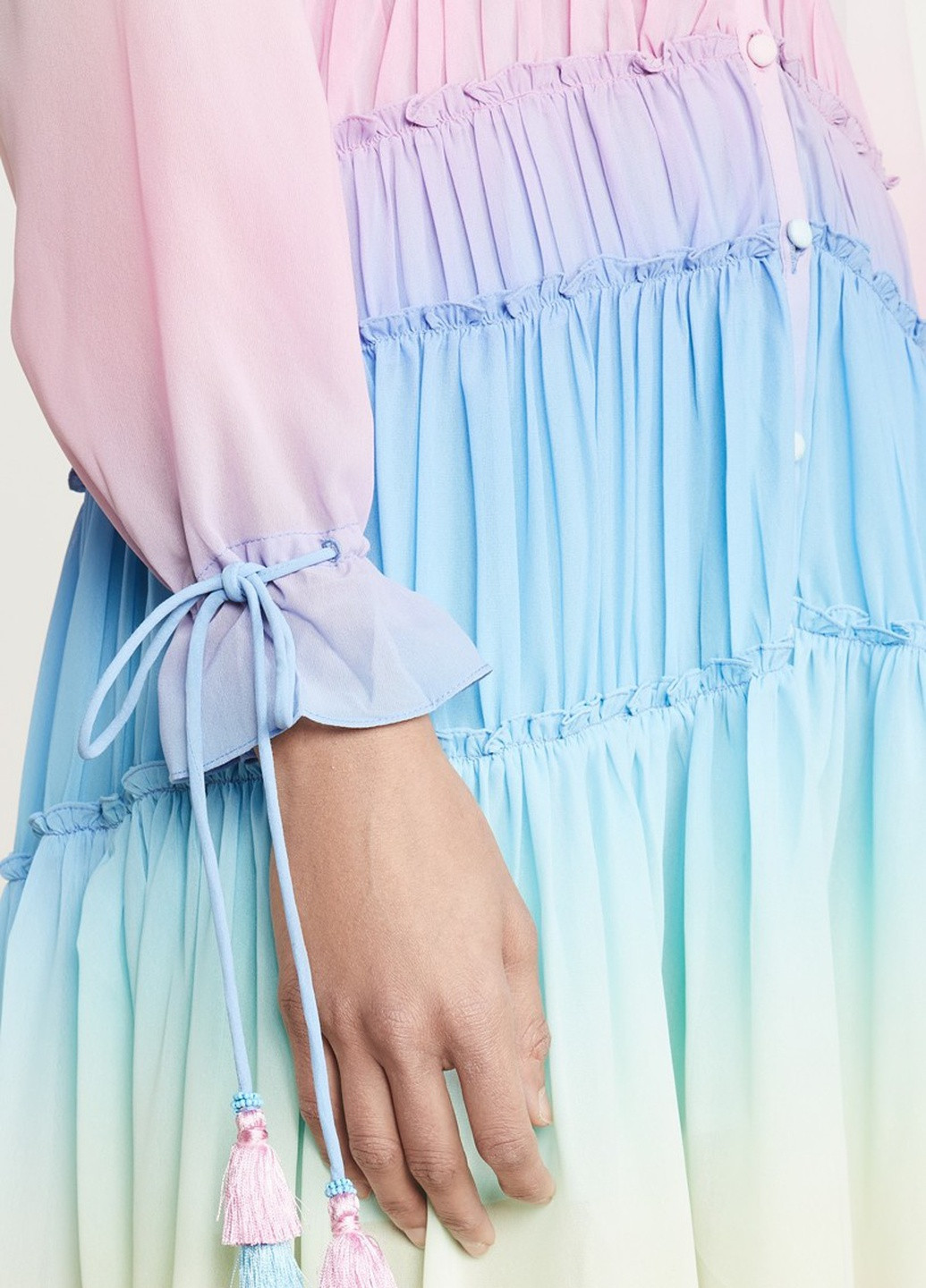 Розовое кэжуал платье женское с завязками на рукавах bright colors Berni Fashion с абстрактным узором