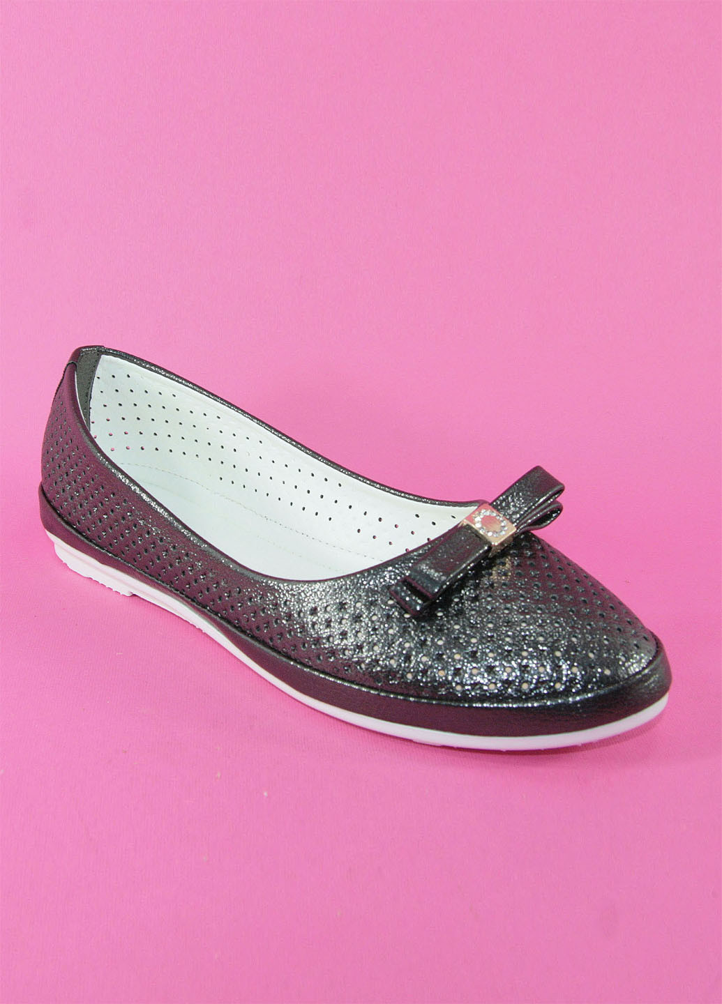 Женские балетки | чёрные однотонные бант, белая подошва, перфорация, стразы искусственная кожа (334140993)