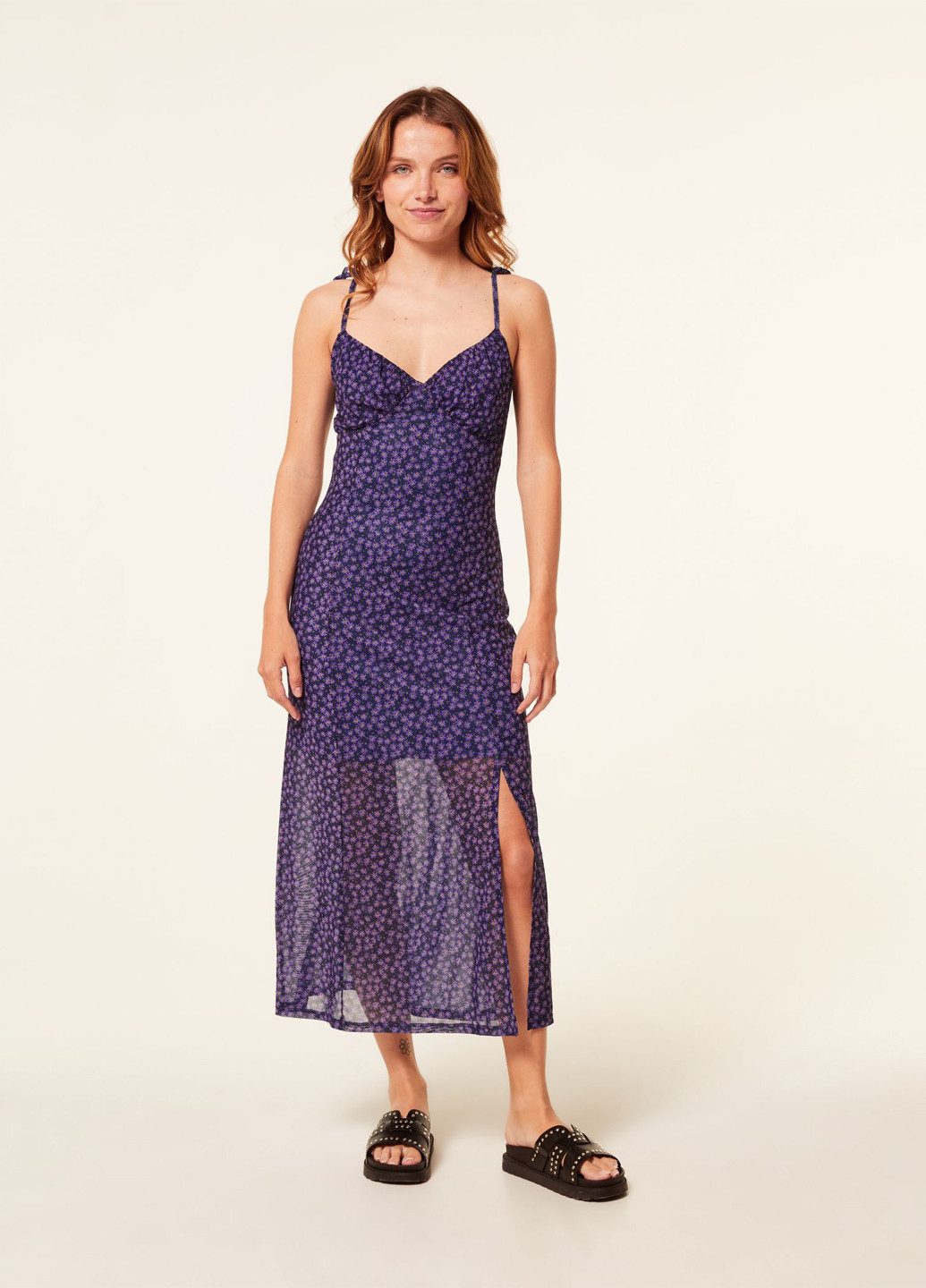 Фиолетовое кэжуал платье с открытыми плечами Jennyfer с цветочным принтом