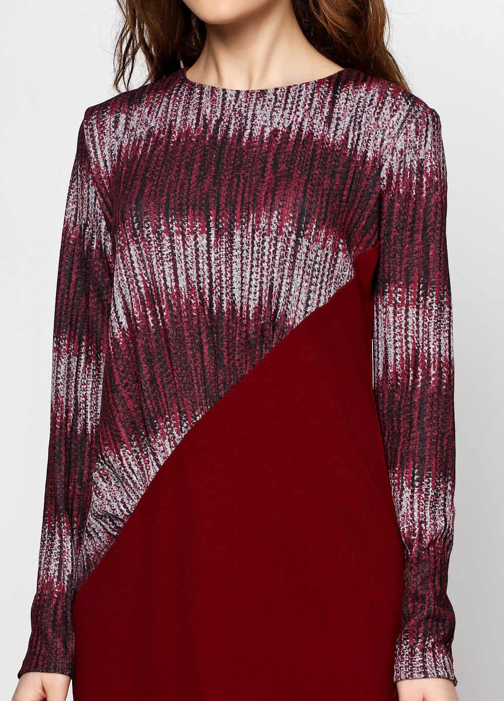 Бордовое кэжуал платье футляр Ut с абстрактным узором