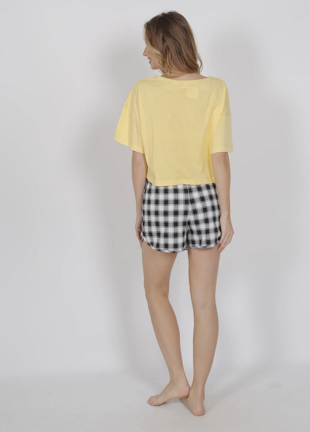 Желтая всесезон пижама (футболка, шорты) футболка + шорты Vienetta