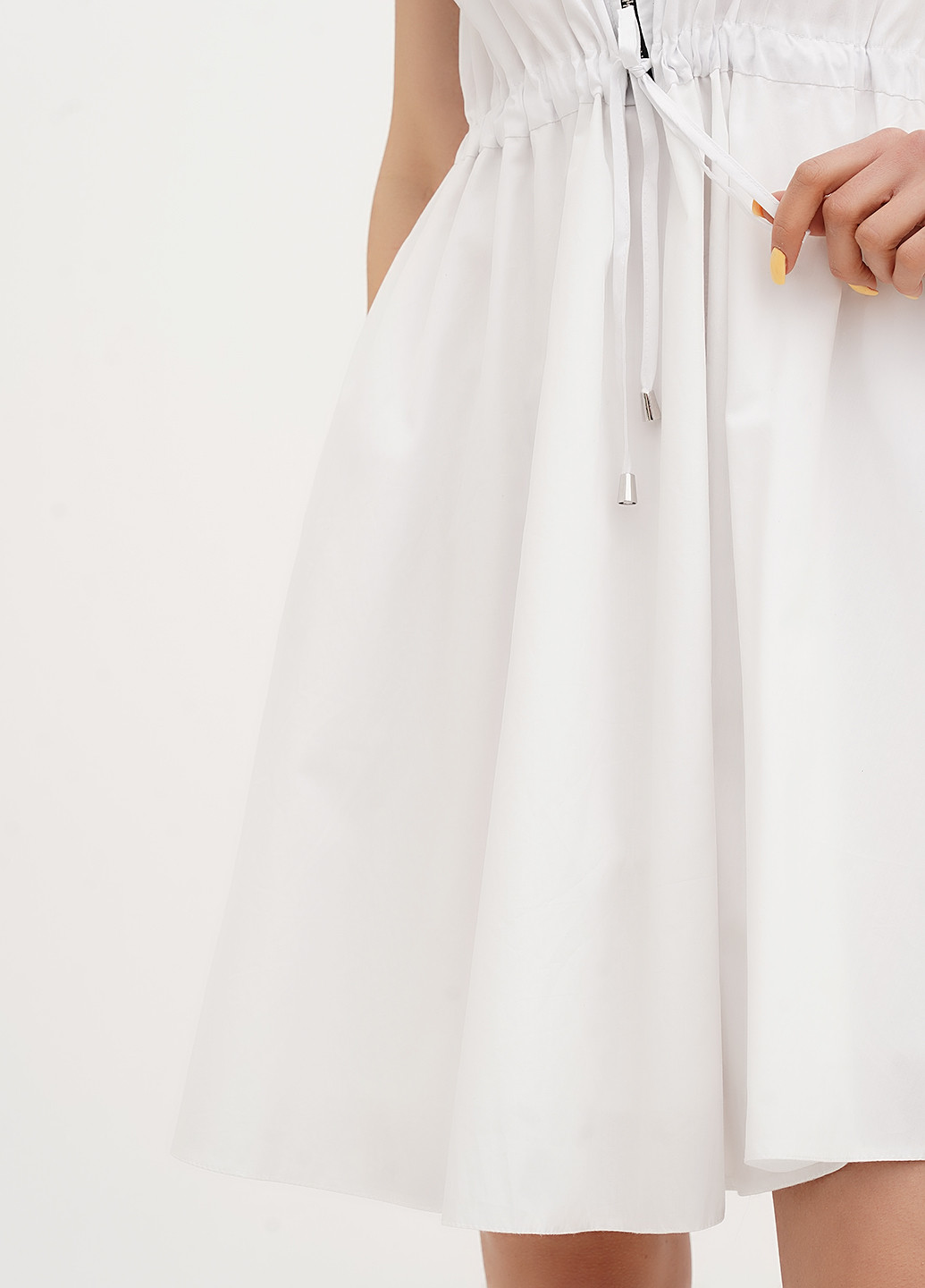 Белое кэжуал платье клеш Vicolo однотонное