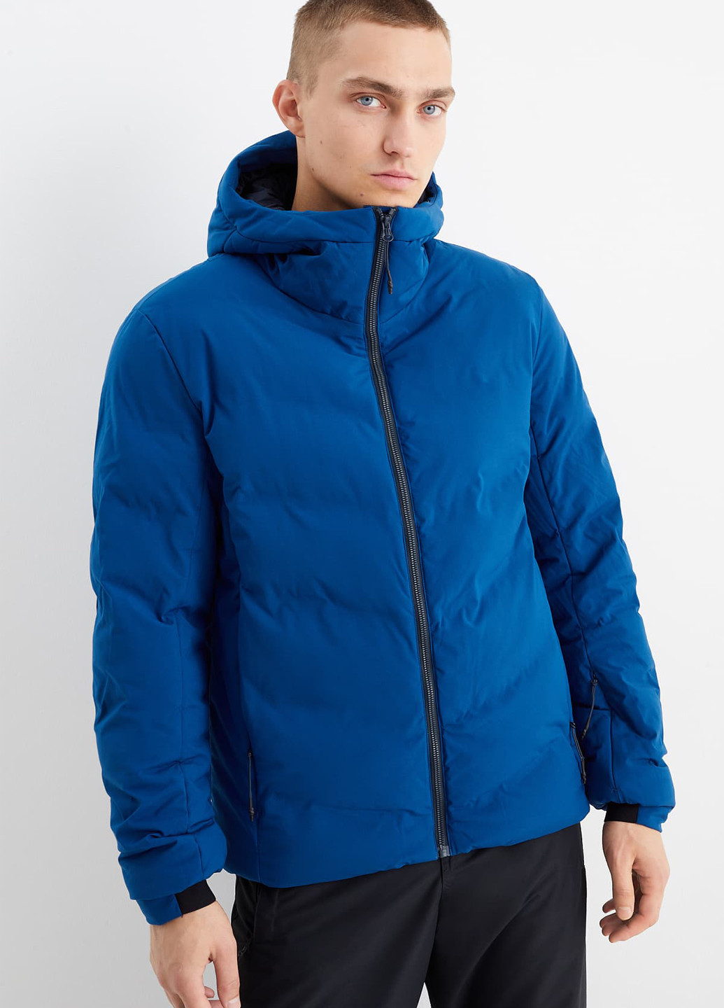 Синяя зимняя куртка C&A