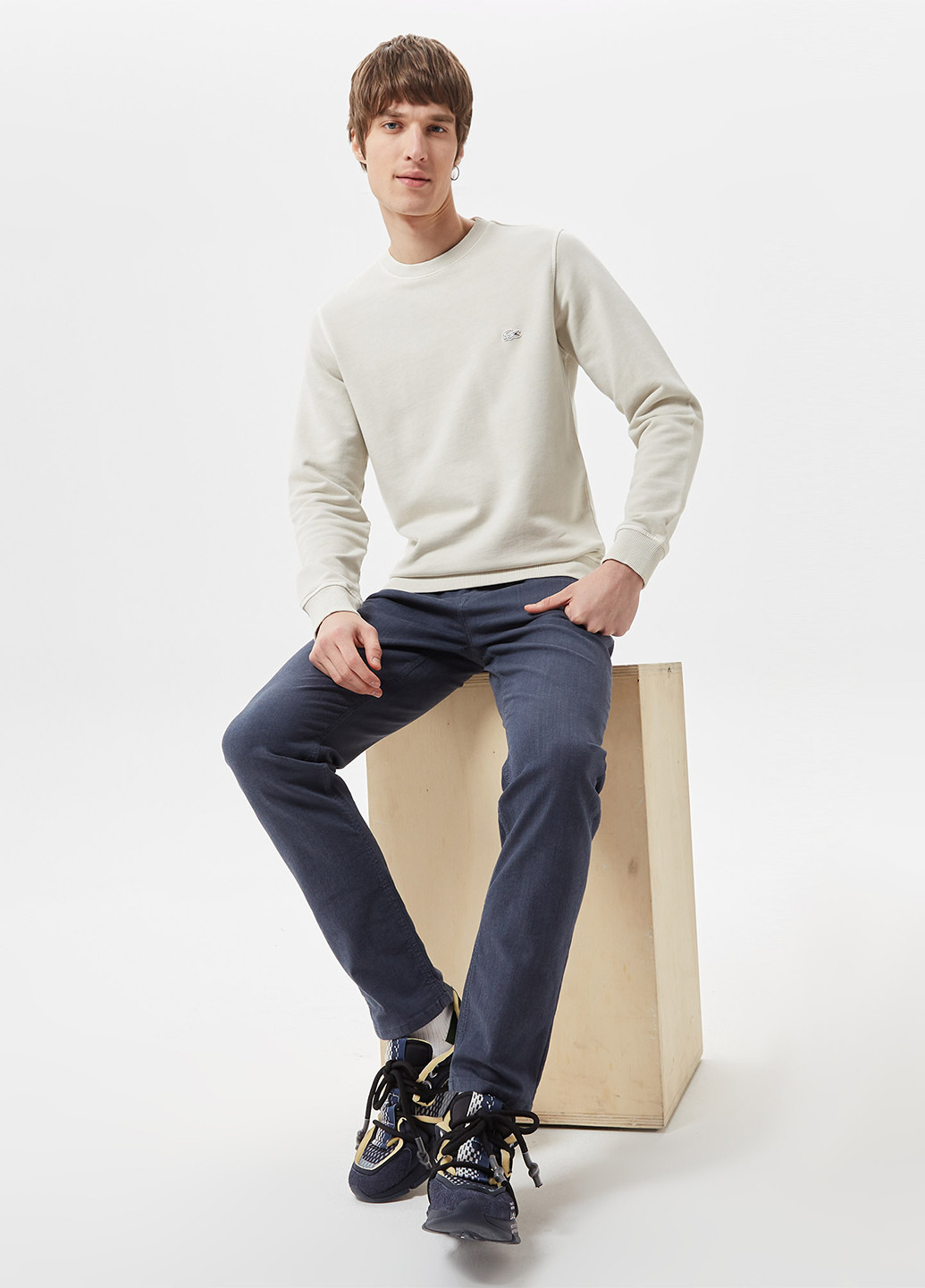 Светло-бежевый свитшот Lacoste однотонный вышивка (265150888)