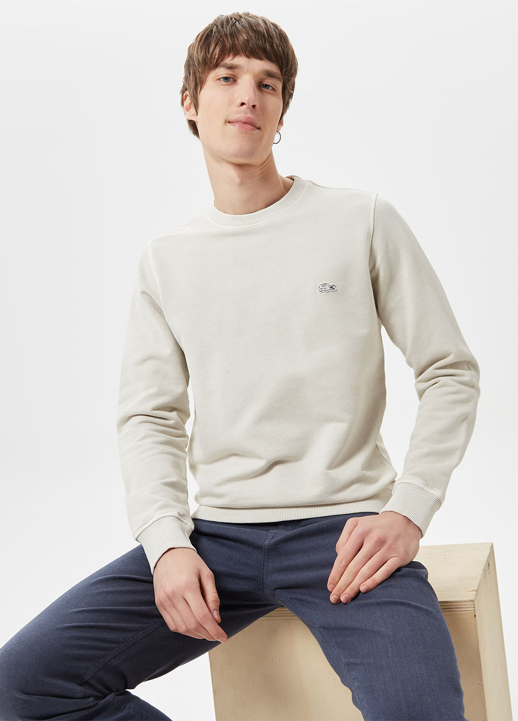 Светло-бежевый свитшот Lacoste однотонный вышивка (265150888)