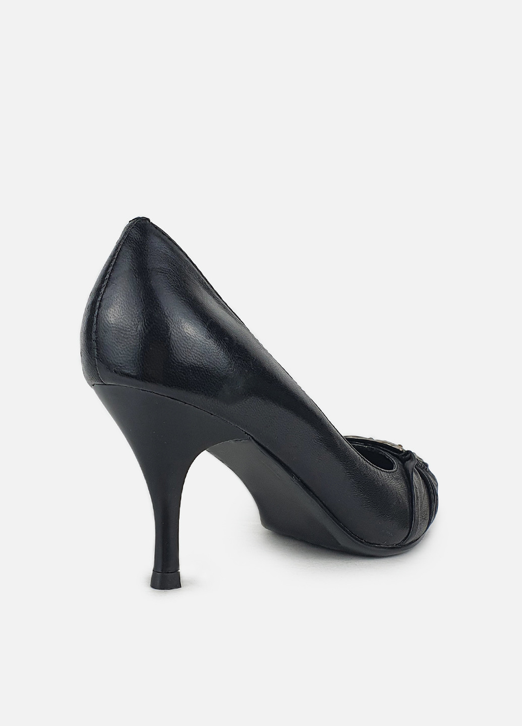 Женские туфли с острым носком черные кожаные на среднем каблуке Brocoli
