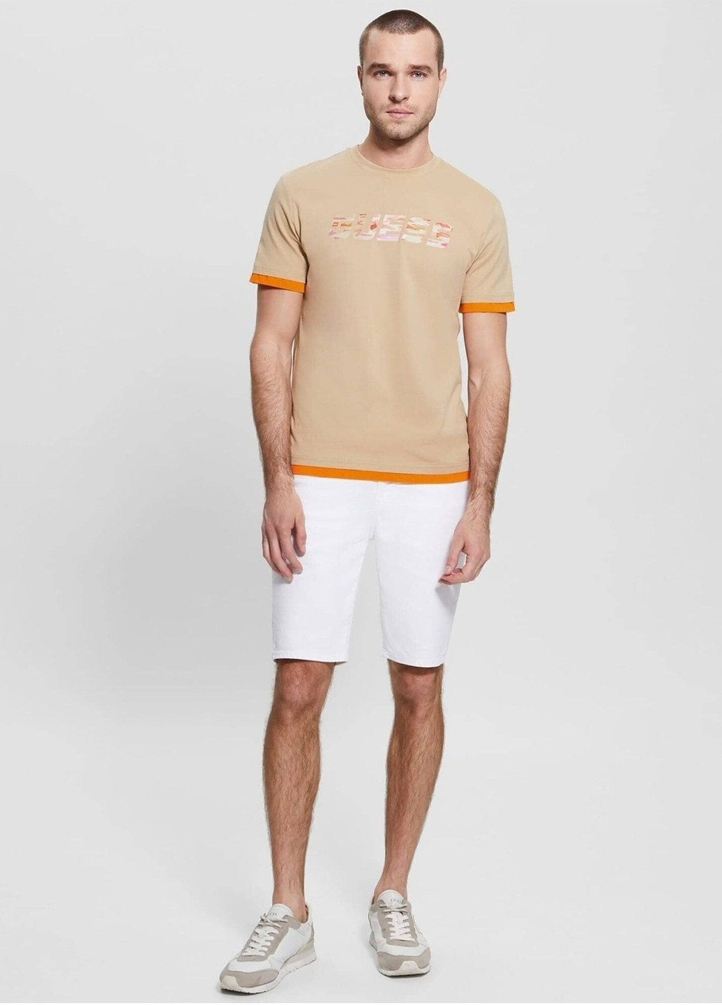 Бежевая футболка Guess