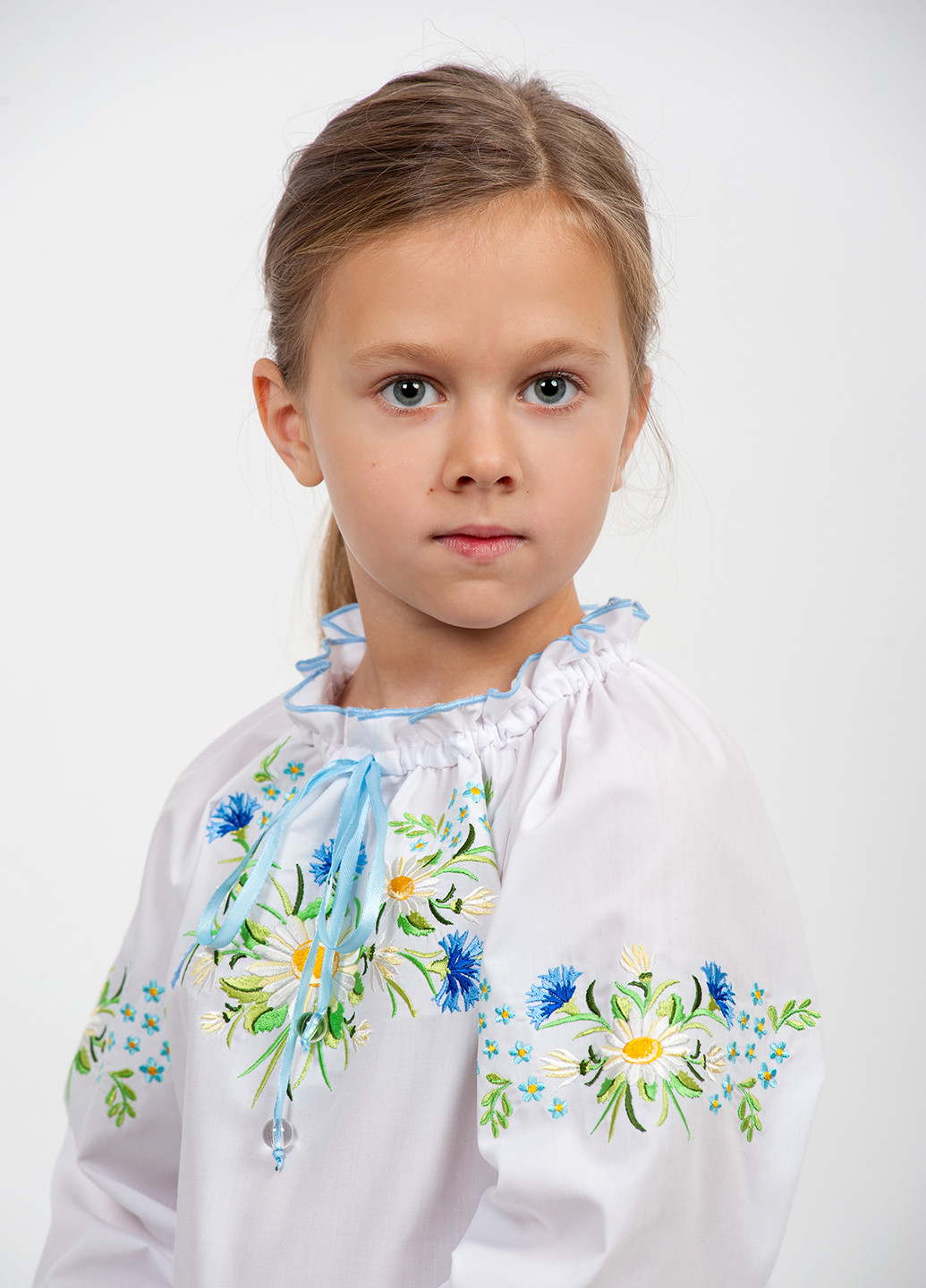 Белая с орнаментом блузка Vyshyvanka демисезонная