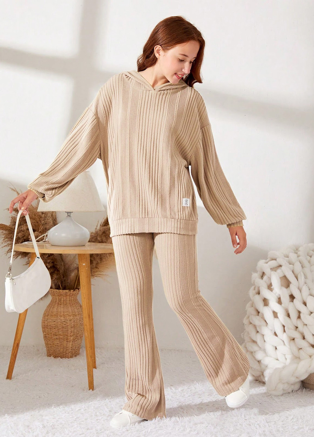 Кремовый демисезонный костюм (худи, брюки) брючный SHEIN