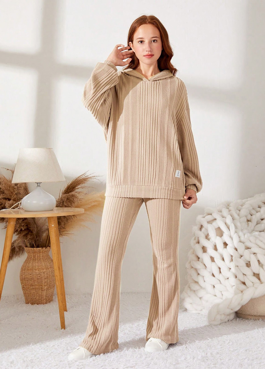 Кремовый демисезонный костюм (худи, брюки) брючный SHEIN