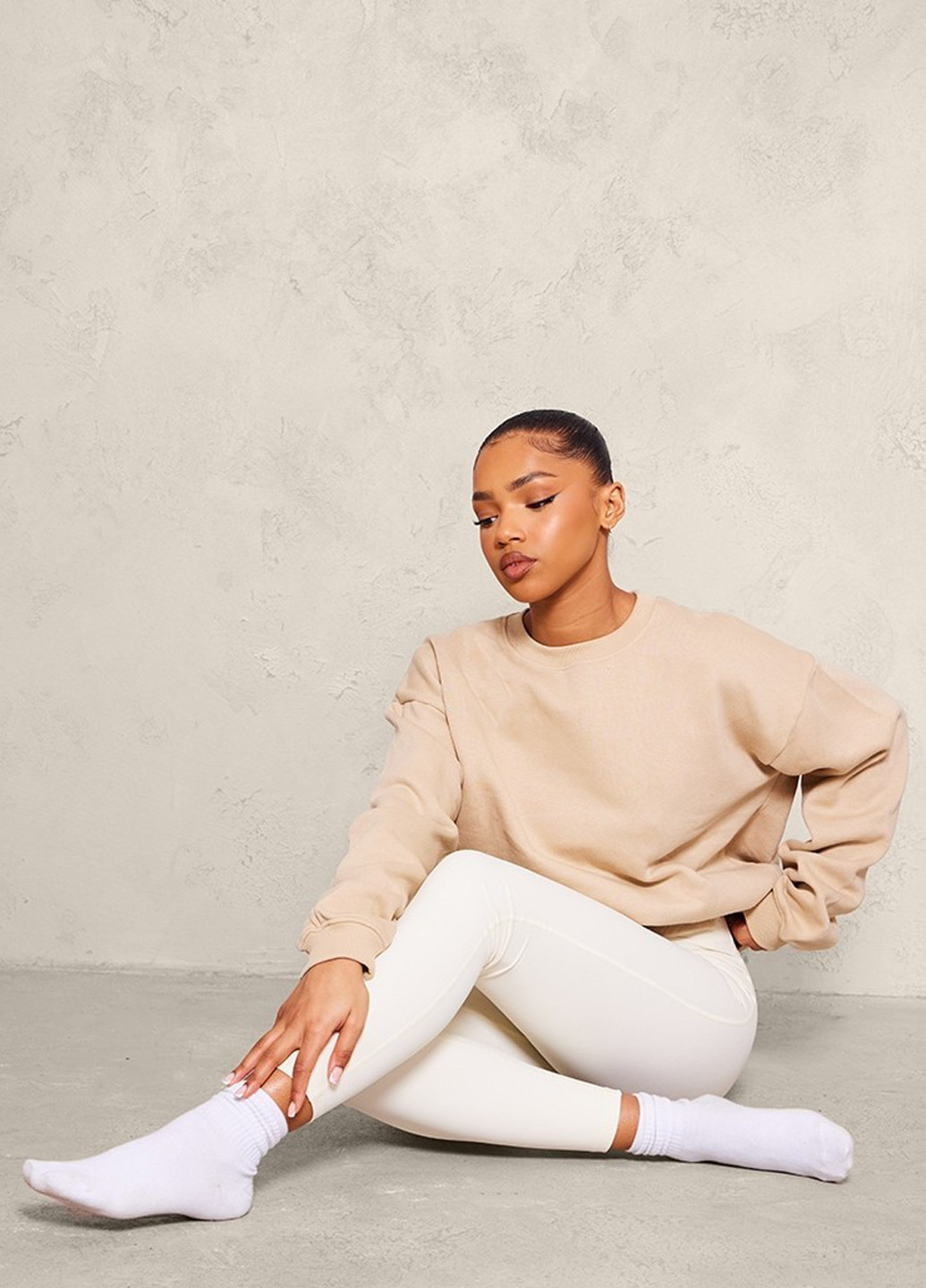 Пісочний світшот PrettyLittleThing однотонний без декору (308792181)