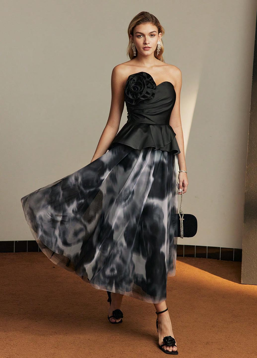 Комбинированное вечернее платье с баской SHEIN тай-дай